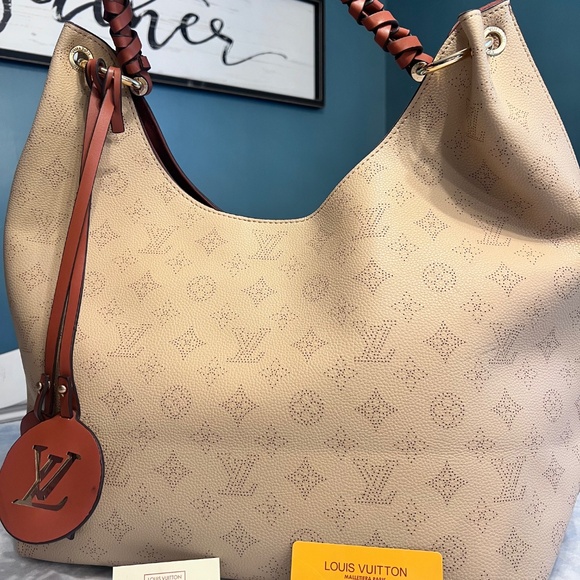 Louis Vuitton - Picture 7 of 7